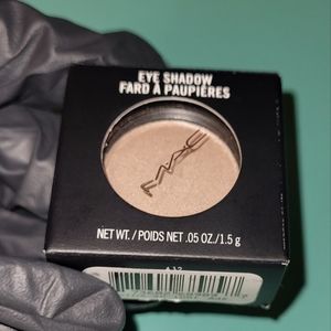 MAC eye shadow naked lunch frost